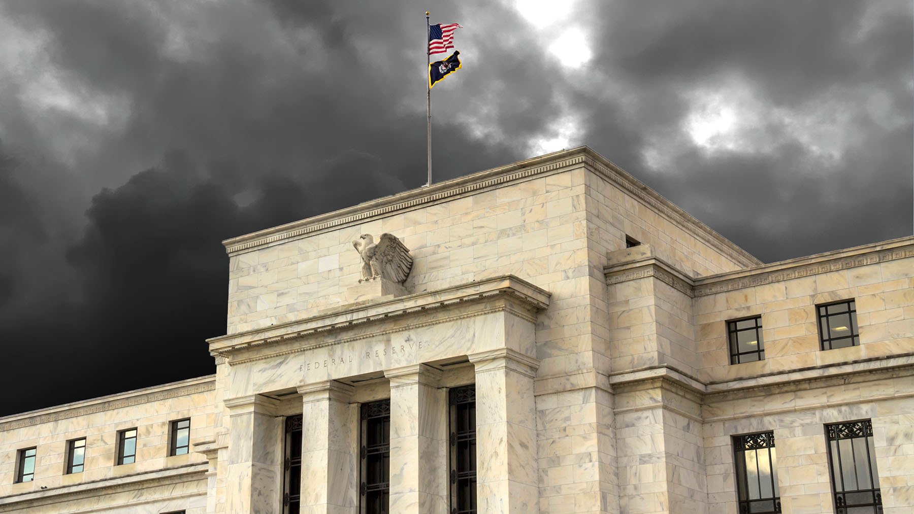 Bitcoin, Ethereum Sink as Fed’s Hammack Makes Case for Holding Interest Rates Steady
