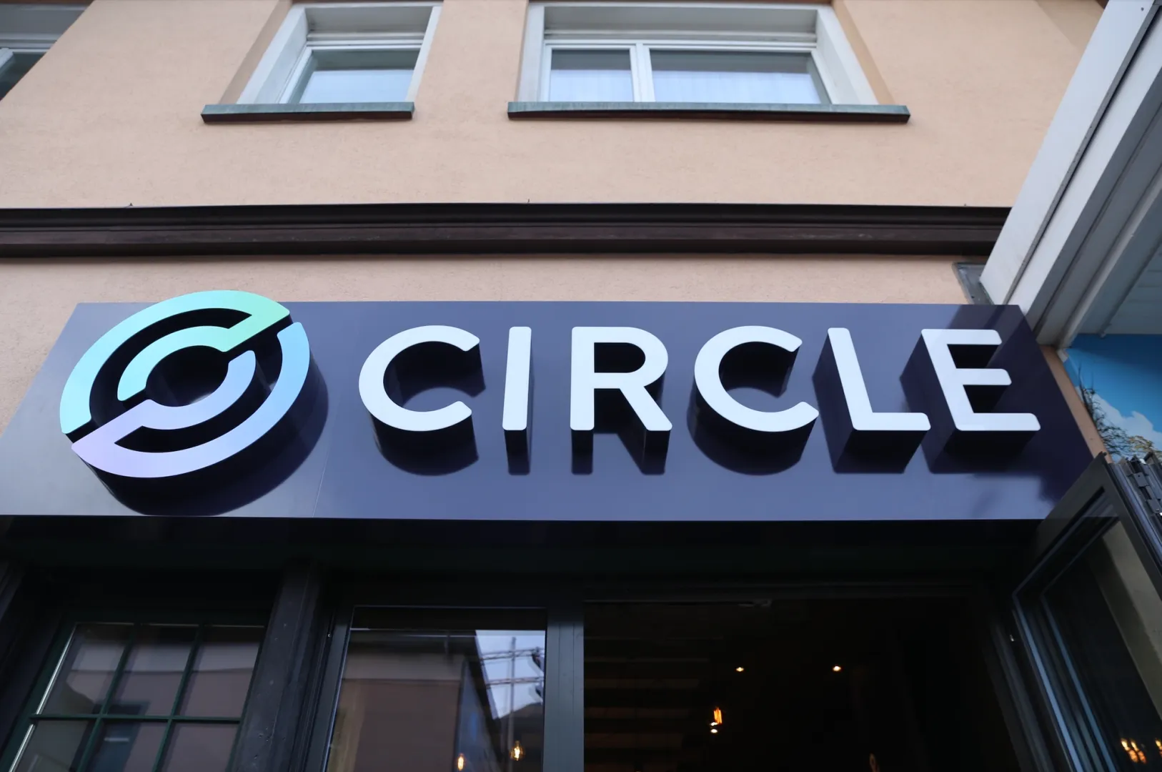 Circle Dips 6% After Hours on 10M Share Secondary Offering