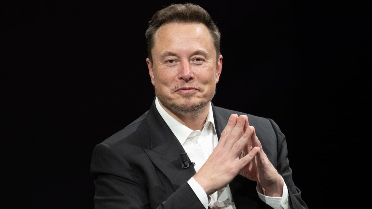 Netflix’s ‘Squid Game’ Creator Compares Rich Villains to Elon Musk