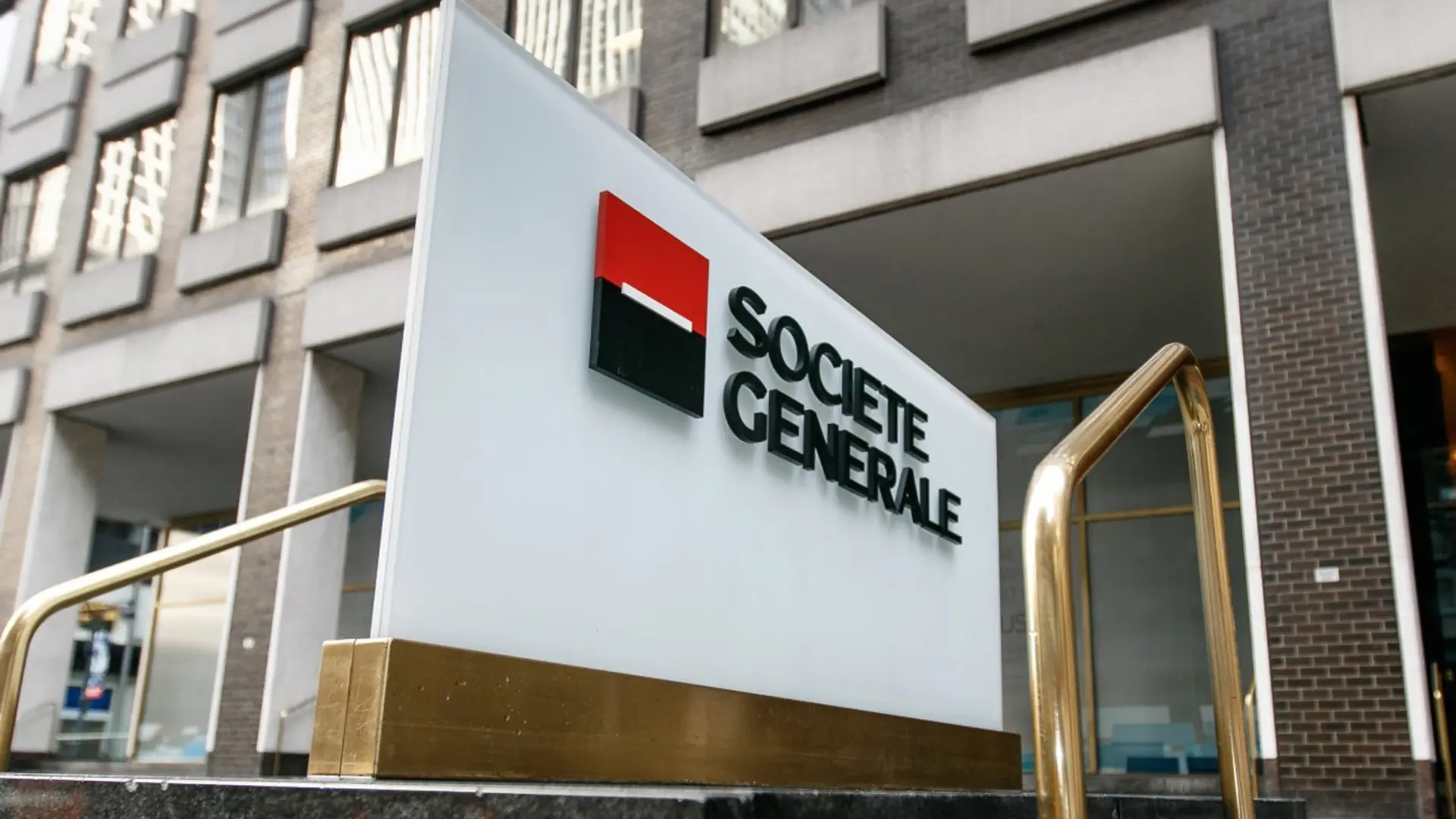 SocGen’s Crypto Arm Unveils Dollar Stablecoin on Ethereum and Solana